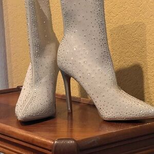 Chic White Rhinestone Heeled Boots